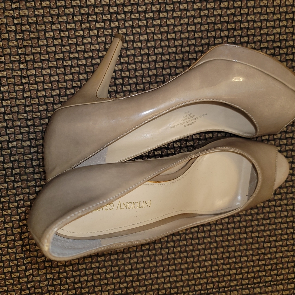 High heel shoes